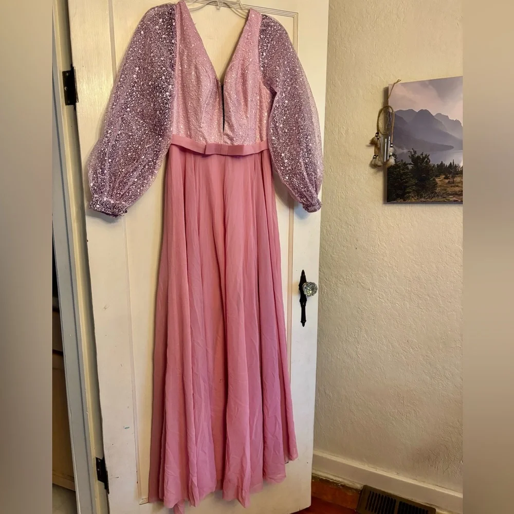 Elegant Pink Sequin Evening Gown - Picture 1 of 3